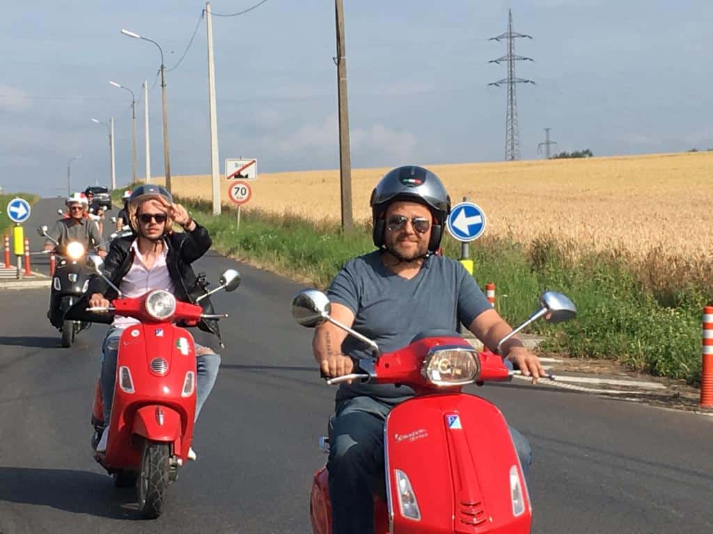 Vespa tocht op locatie naar keuze